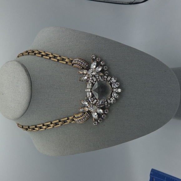 5 FOR $25! J. Crew Elegant Gold Tone Statement Necklace - Picture 2 of 6